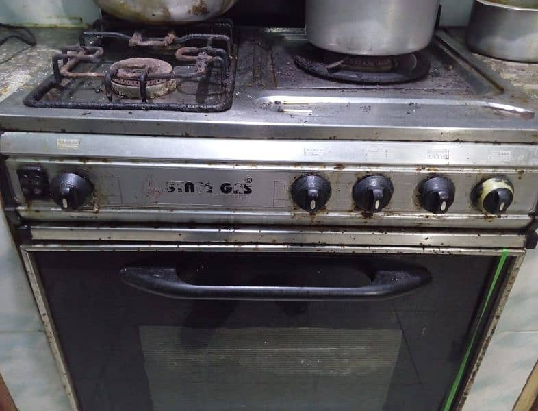 3-Burner Gas Oven with Single-Door Oven Compartment 0