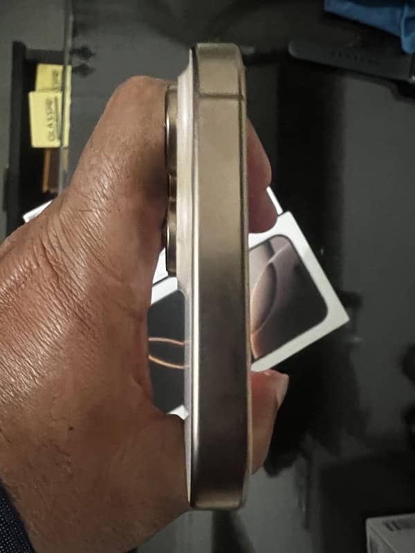 IPhone 16 Pro Max 256 GB Non PTA 6