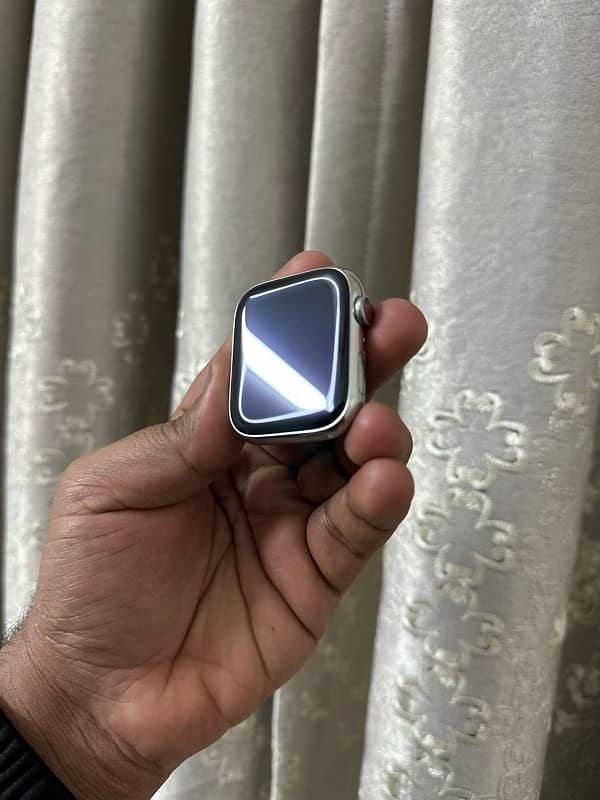 Apple watch series 8 1