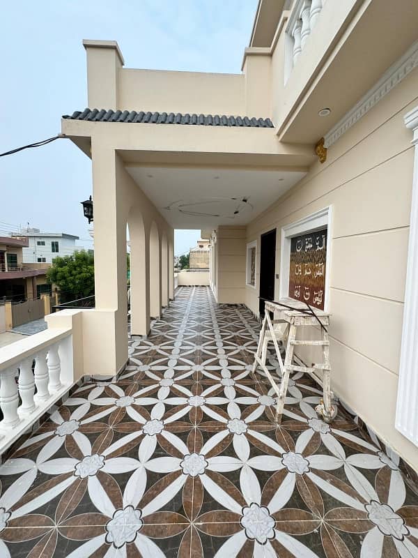 Kanal Brand New Bungalow Available For Sale Near By Johar Town. 11