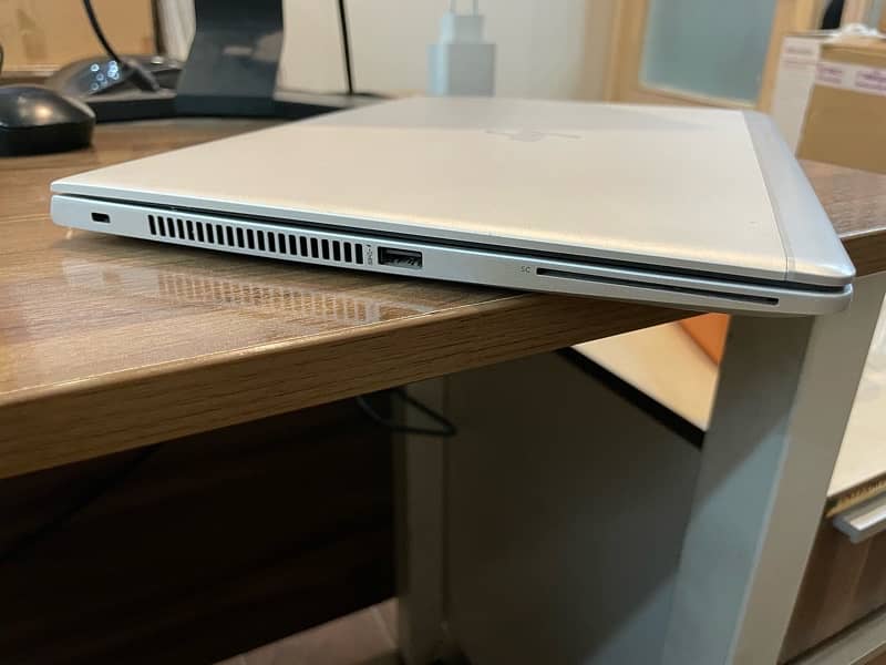 HP EliteBook 830 g5 3