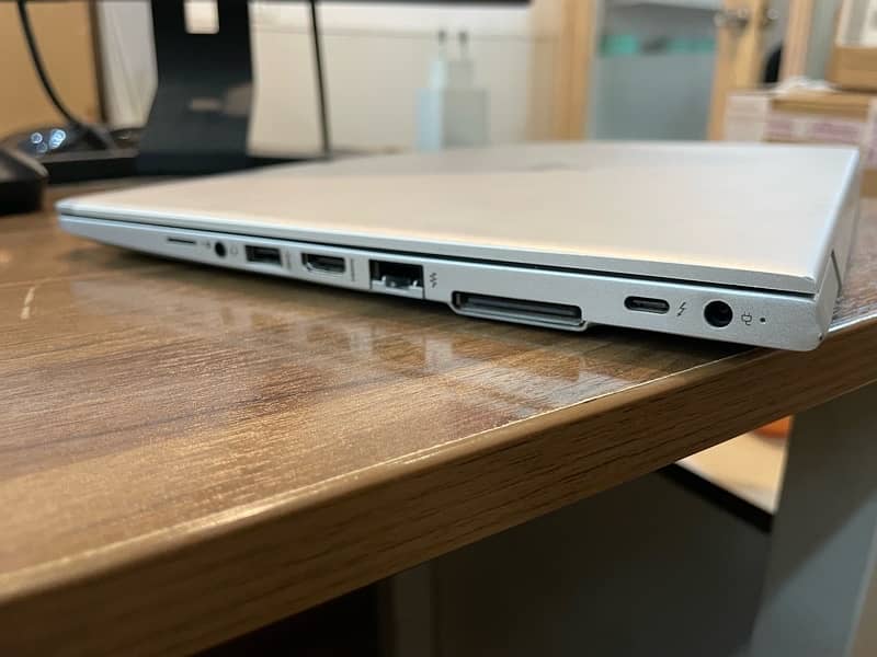 HP EliteBook 830 g5 4