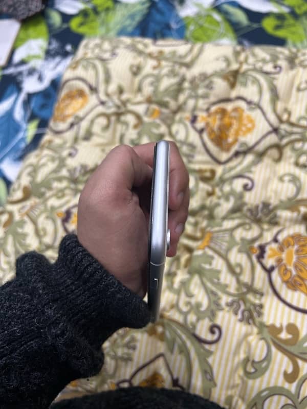 iPhone XR 1