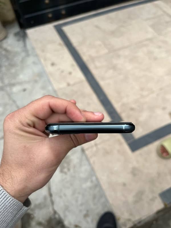 iphone 11 pro max 256gb pta approved 4