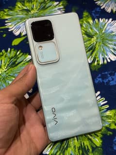 Vivo V30