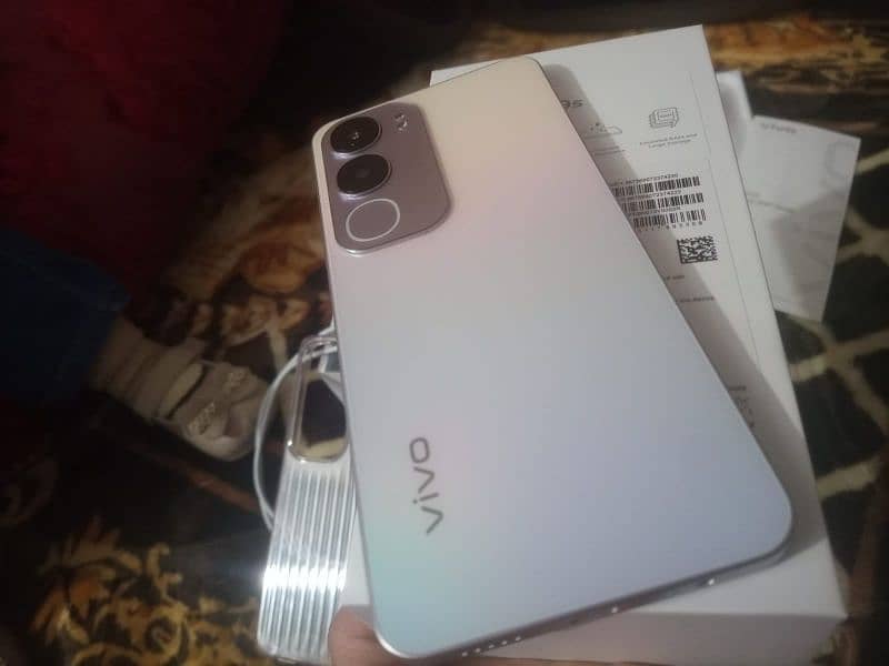 Vivo Y19S new with full box charger etc just 1 Month Used 1