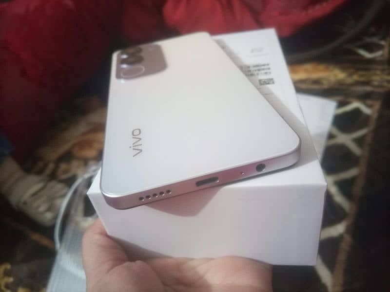 Vivo Y19S new with full box charger etc just 1 Month Used 2