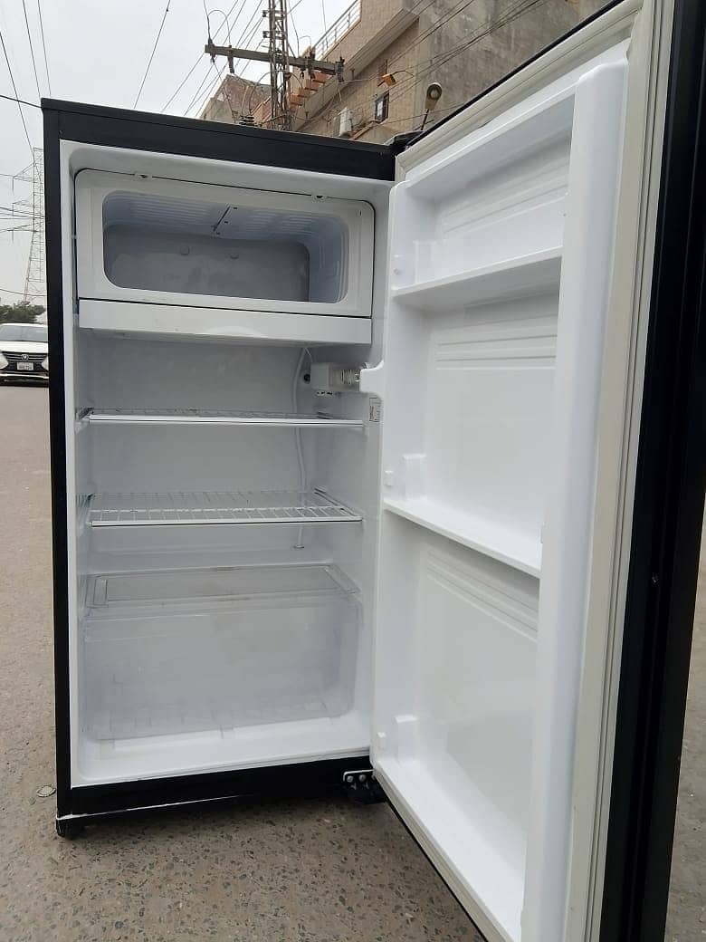 Pel fridge GD Room size  (0306=4462/443) uffcondition 5