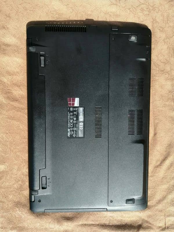 Asus like new laptop. 1