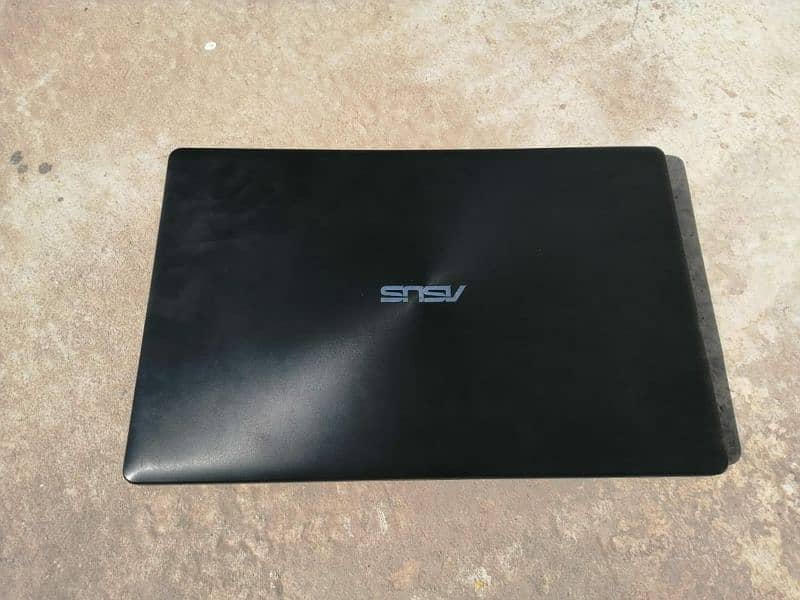 Asus like new laptop. 2