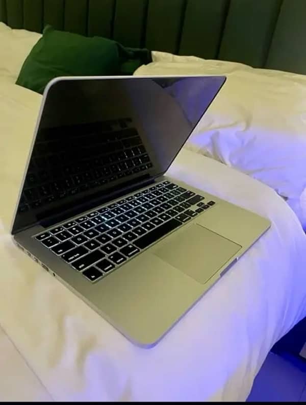 Macbook Pro 2013 | Retina Display | 8GB Ram | 13 inches | SSD 1