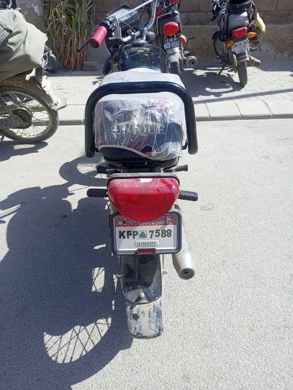 unique bike  for sale karachi number safoora chowrangi 2