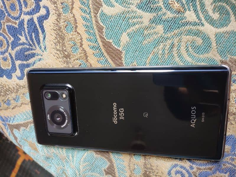 Sharp Aquos R6 (No white spots)(Exchange Possible) 1