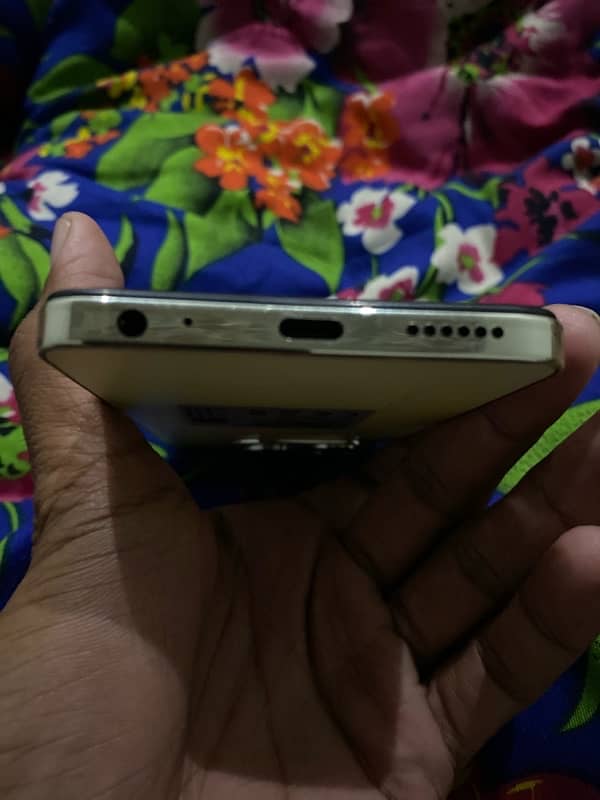 Tecno Spark 20 4