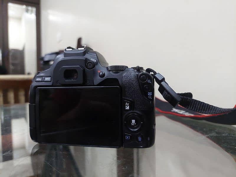 Canon 200D Mark II with 18-55mm Lens – 10/10 Condition 5