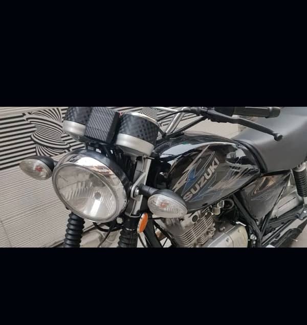 suzuki Gs 150 2