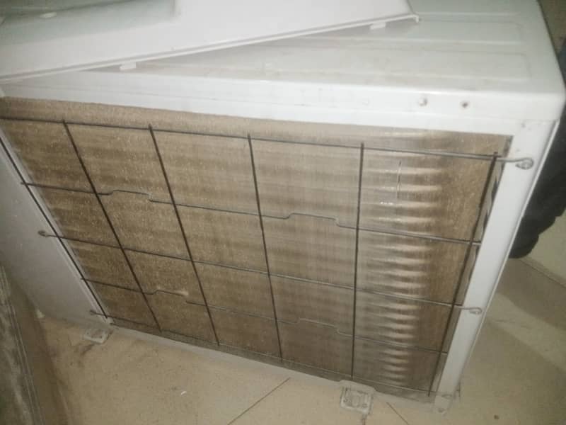 1 ton haier inverter 0