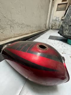 CD 70 fuel tank