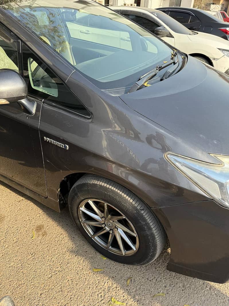 Toyota Prius 2015 import (2011 in Manu) 3