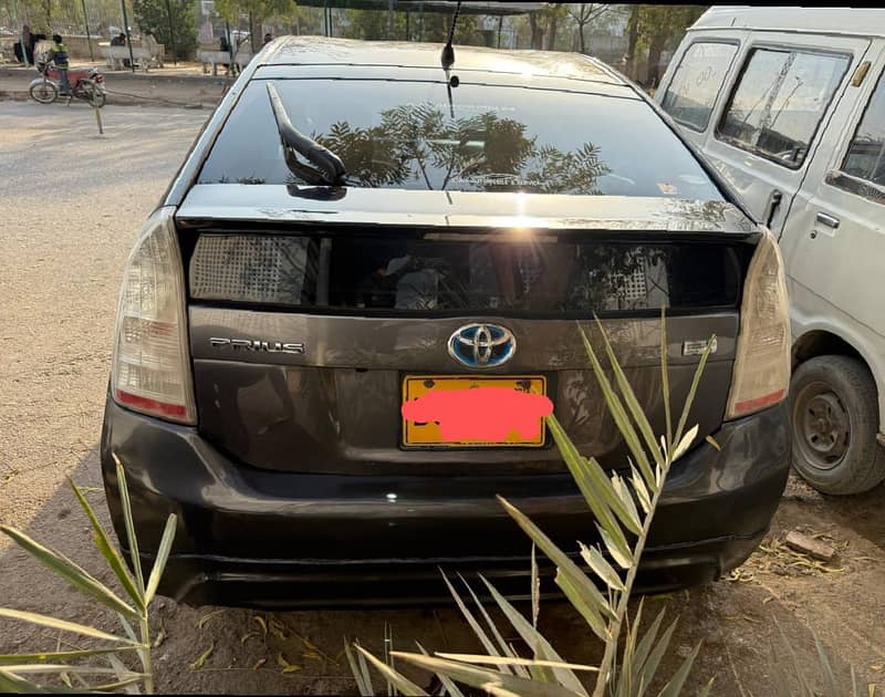 Toyota Prius 2015 import (2011 in Manu) 13