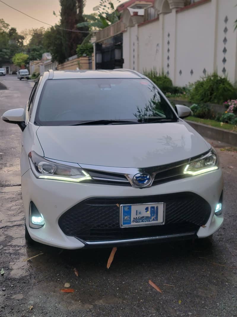 Toyota Corolla Fielder Hybrid 2019/2022 Model Excellent Condition 3