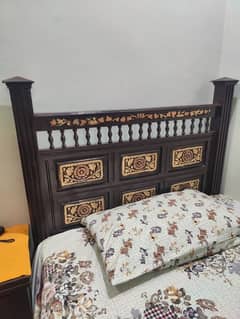 Chinioti Single beds with middle table new