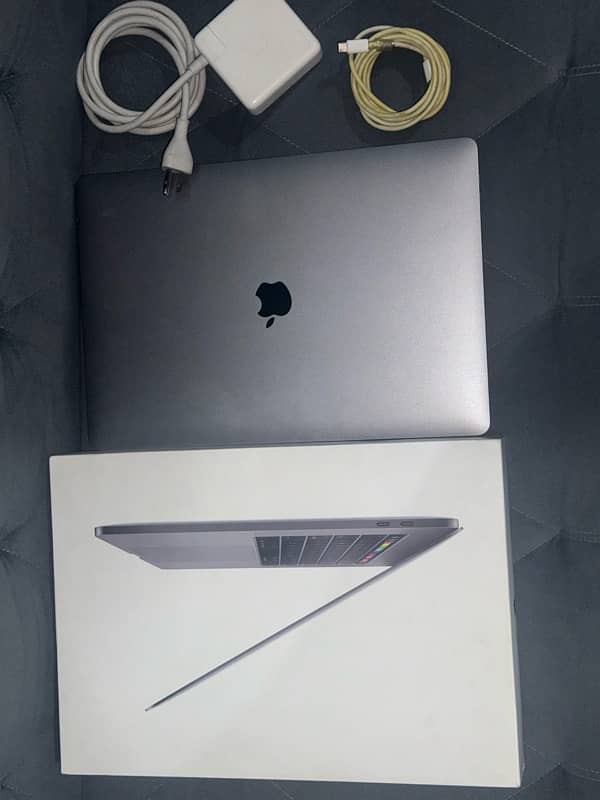 MacBook Pro 2019 15” 0