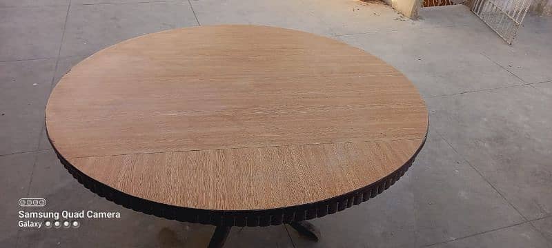 excellent condition dinning table 0