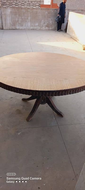 excellent condition dinning table 2