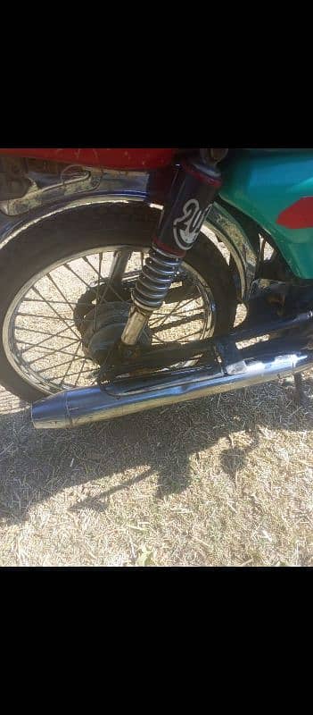 documents ki copy hay original nahi hen bike for sale good condition 4