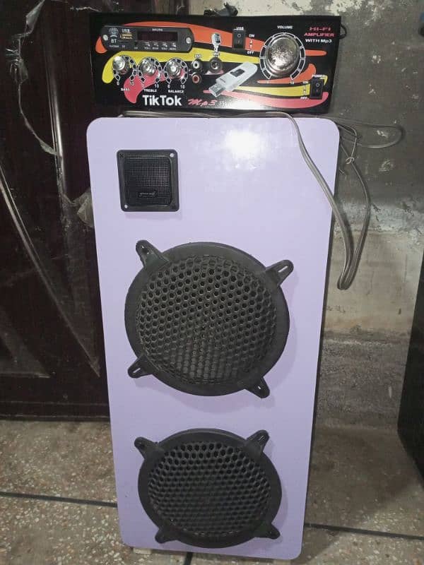 1 mp3 +1 box speakers 8inch . 8inch attch 6