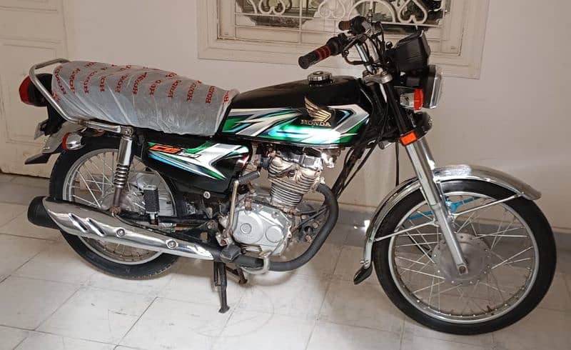 2023 Honda 125 Karachi Registered 6