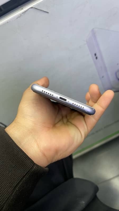 iPhone 11 is best condition 5