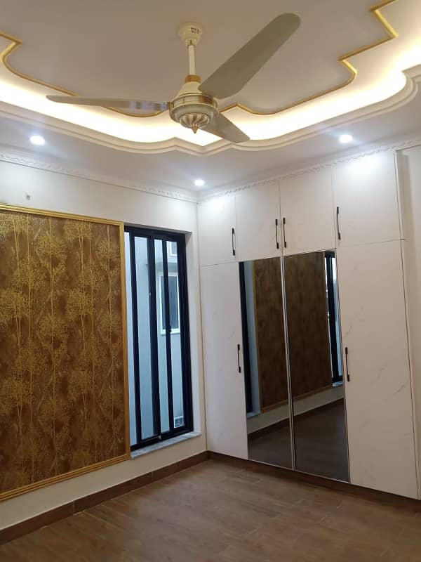 10 Marla House For Sale In Paragon City Lahore 19