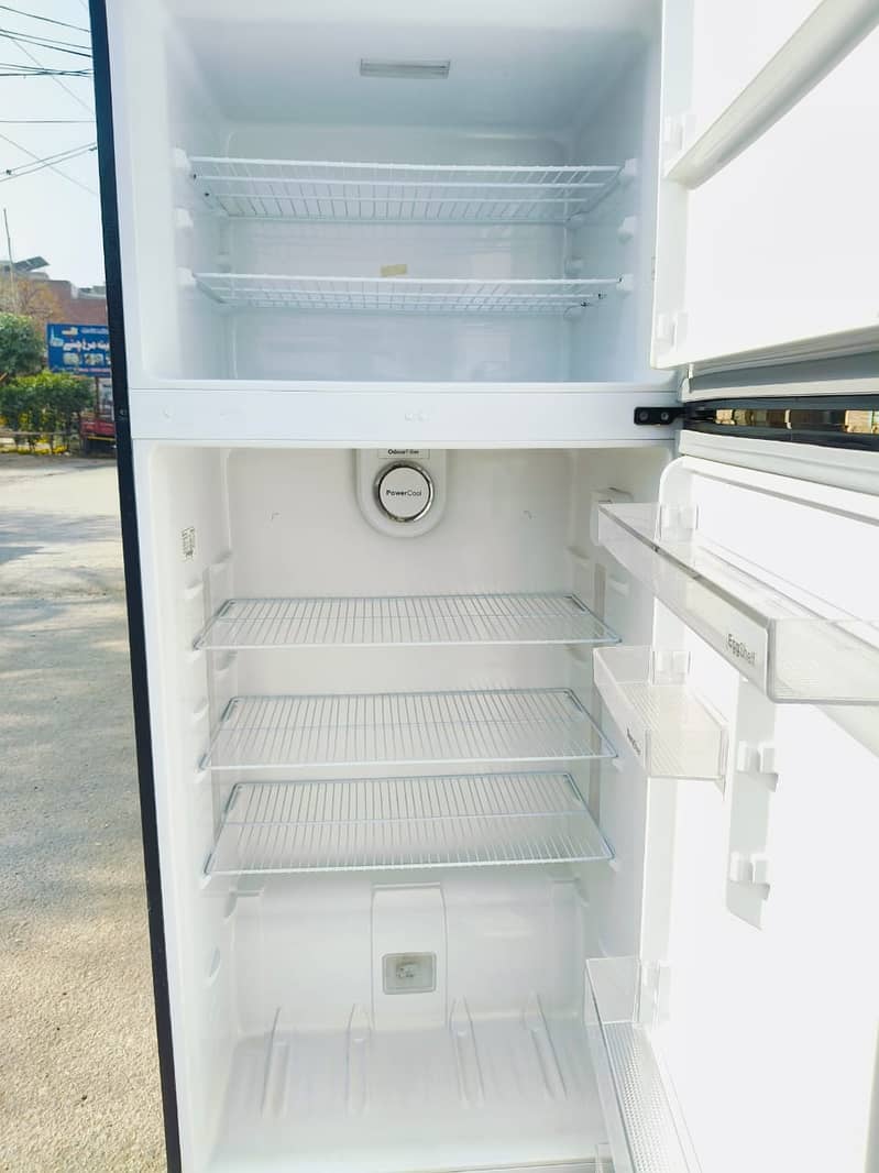 Dawlance  fridge GD large jumbo size (0306=4462/443) uffcondition 10