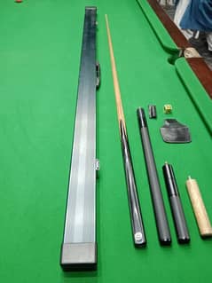 MkR Ultimate cue along with box and accessories