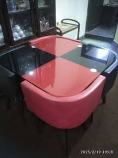 4 Seater dining table | Colour red and black