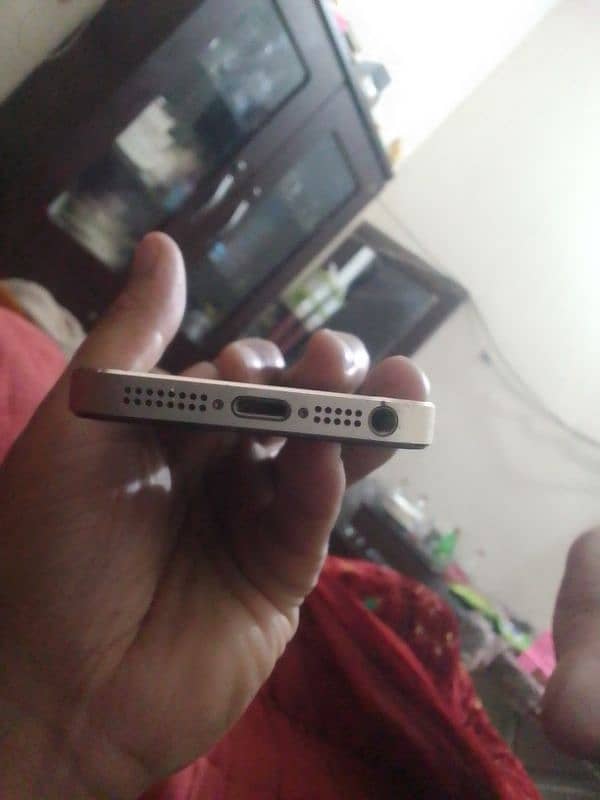 I phone 5s good condition 0