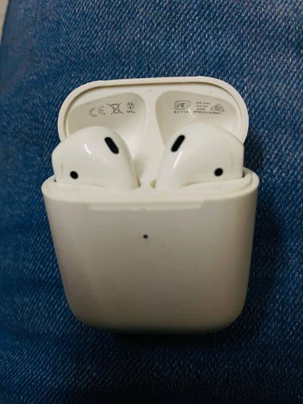 Apple Airpods 2nd gen only cash 2