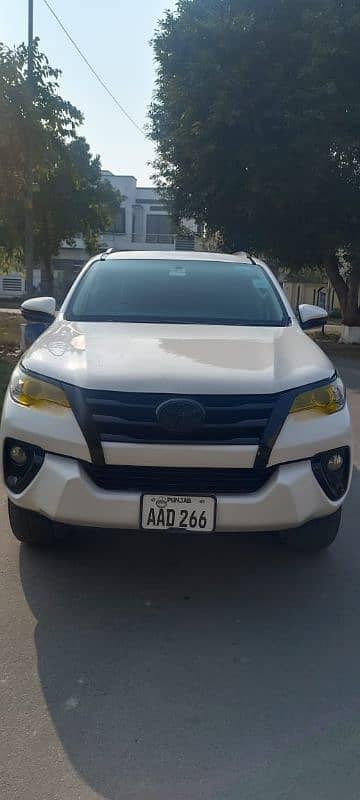 Toyota Fortuner G 2020 1