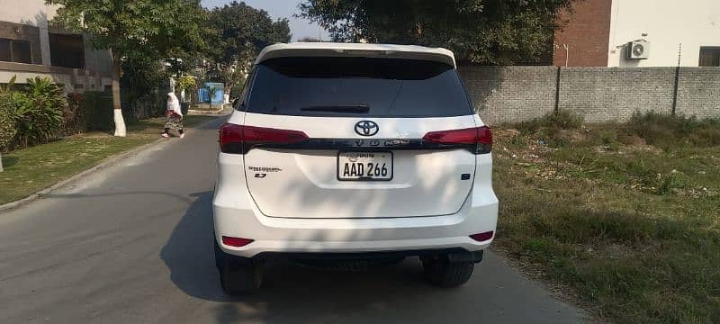 Toyota Fortuner G 2020 4