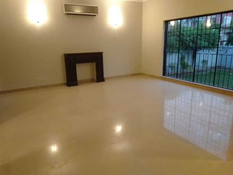 1 Kanal Luxuer Out House Prime Hot For Sale dha Phase4 0