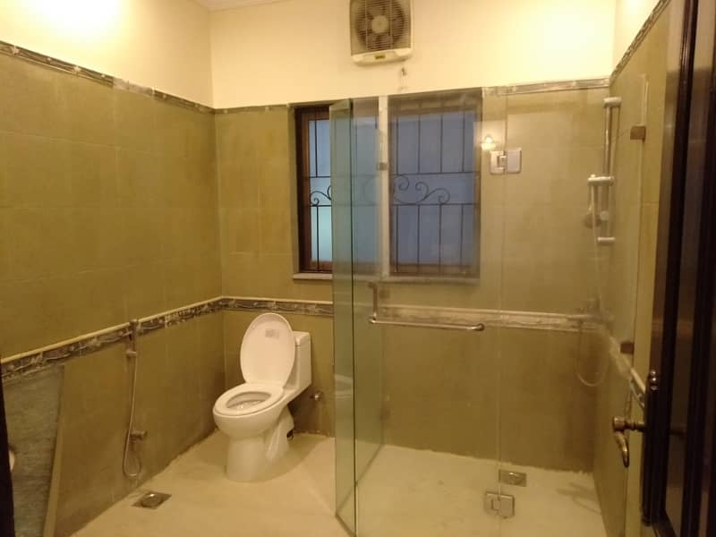 1 Kanal Luxuer Out House Prime Hot For Sale dha Phase4 3