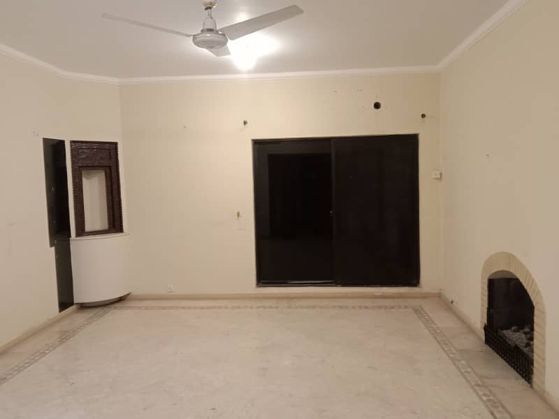 1 Kanal Luxuer Out House Prime Hot For Sale dha Phase4 26