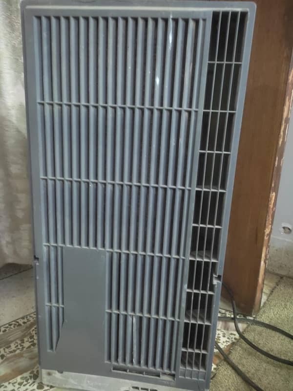 110 window ac in a good condition 4