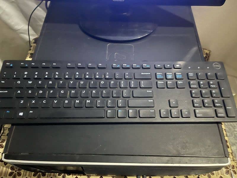 "High-Performance Computer CPU for Sale – Excellent Condition 3