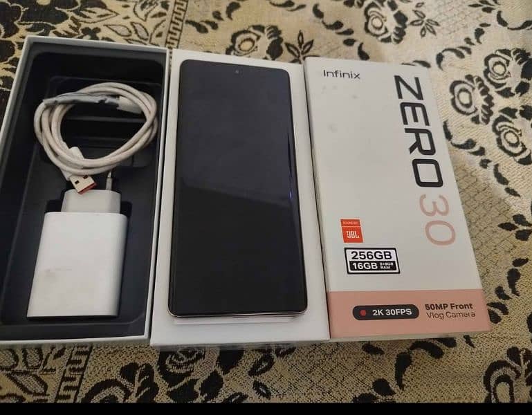 infinix zero 30 4g 10/10  almost 2months wrantty 3