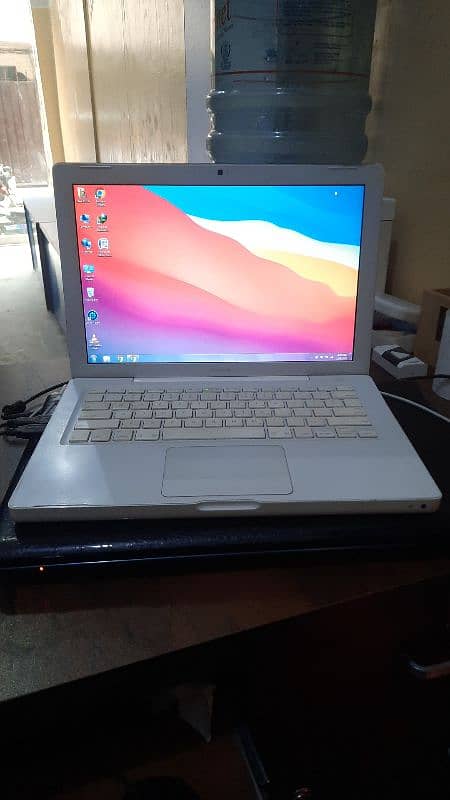 macbook 2008 with windows 7 excellent working 0