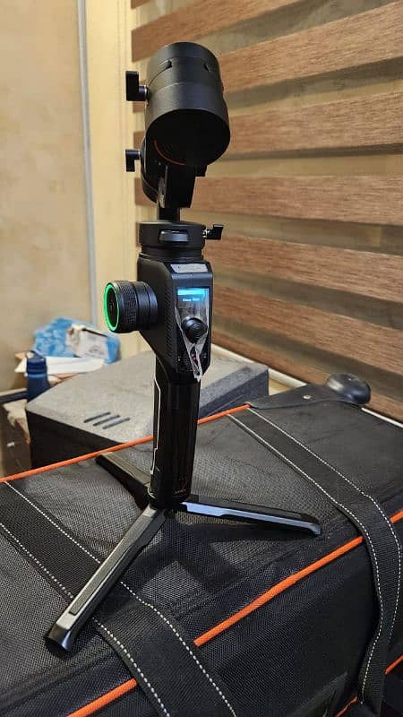 Moza AirCross 2 3-axis motorized camera gimbal 3