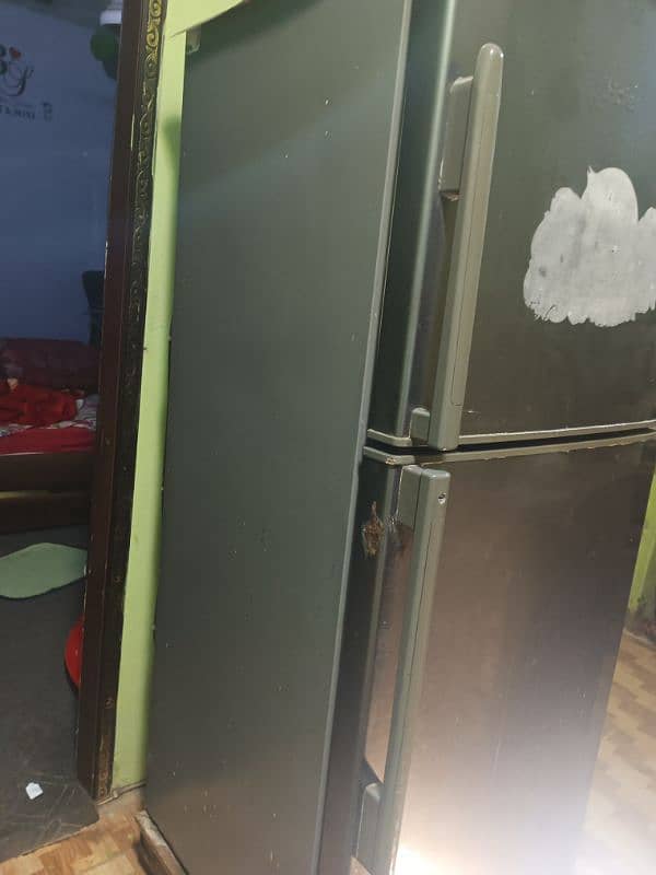 Haier jumbo size fridge dc inverter good condition 1